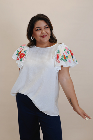 Floral Oasis Top in Plus