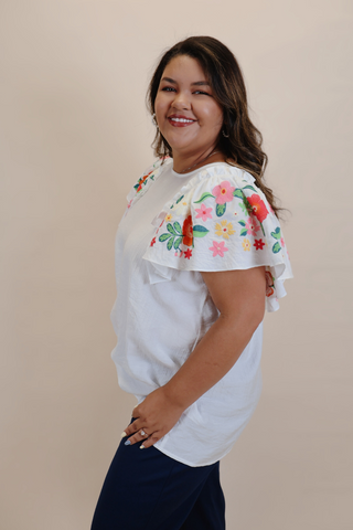 Floral Oasis Top in Plus