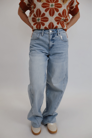 Scarlett Mid Rise Barrel Jeans