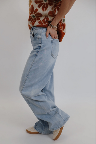 Scarlett Mid Rise Barrel Jeans