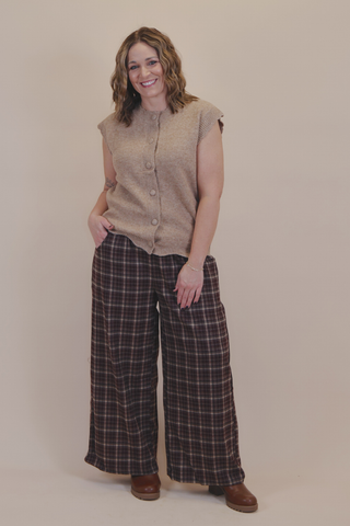 Sweet Scallop Button Front Sweater Vest