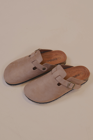 Regis Clog