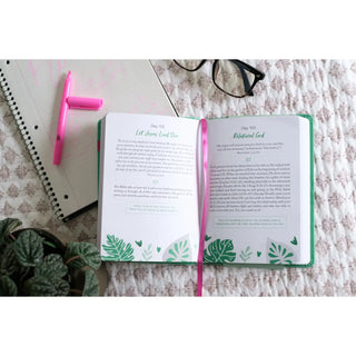 Flourish: Daily Devotions for Teen Girls