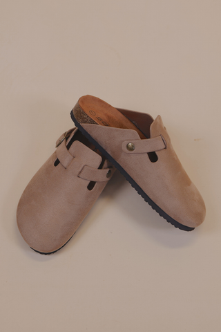 Regis Clog