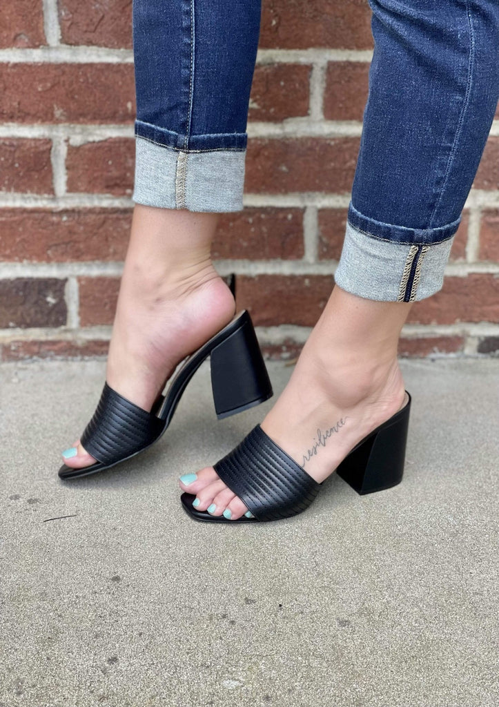 SHOES 6 / Black Date Night Heel