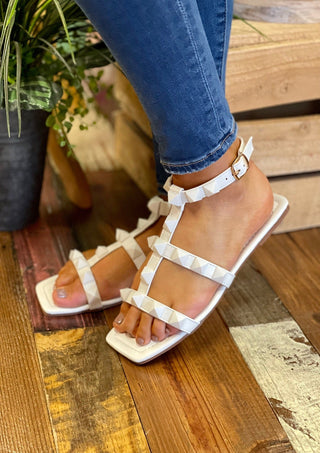 SHOES 6 / WHITE The Babe Sandal